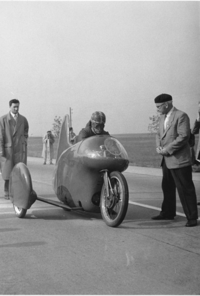 1952 World Record B1/B2 Sidecar, 250cc class Short distance records L. Cavanna ITA Moto-Guzzi Munich/Ingolstadt GER