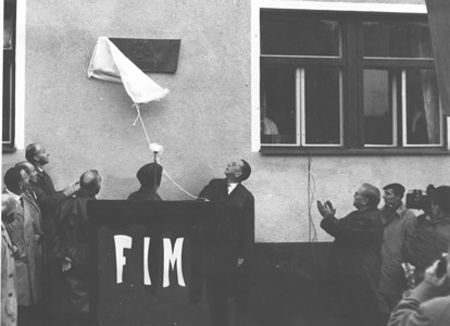 1964 FIM President Pieter Nortier NED Unveiling celebrating plaque for FIM 60 years anniversary Paçov CZE